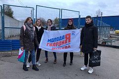 Жители Обручевского района помогли приюту животных